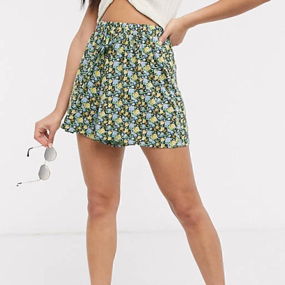 ASOS DESIGN Flippy Short with Drawcord in Ditsy Floral Blue Yellow US Size 4